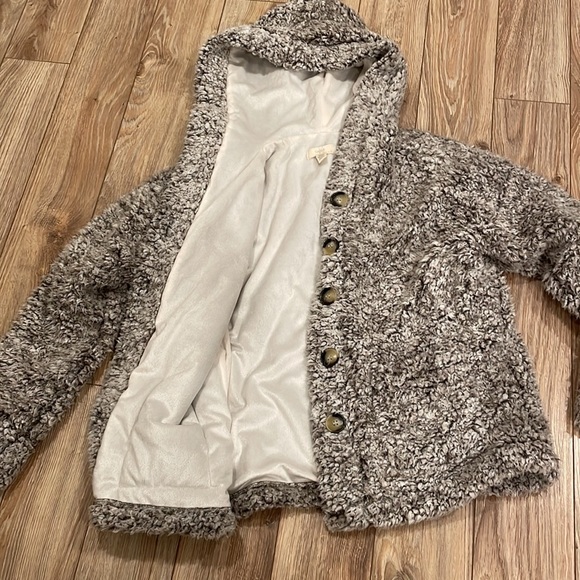 Super soft and fluffy sweater - Picture 3 of 6